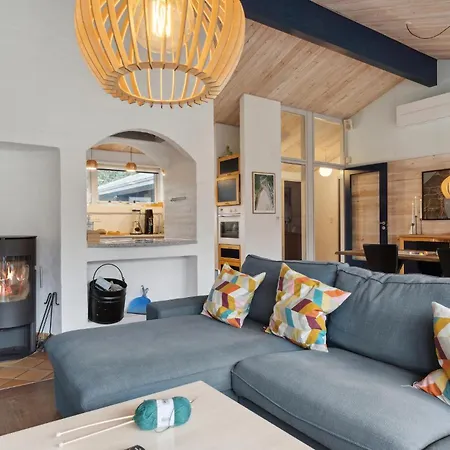 Cozy In With Kitchen Semesterbostad