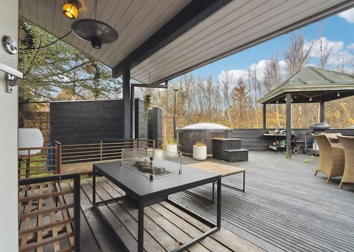 Casa vacanze Cozy In With Kitchen